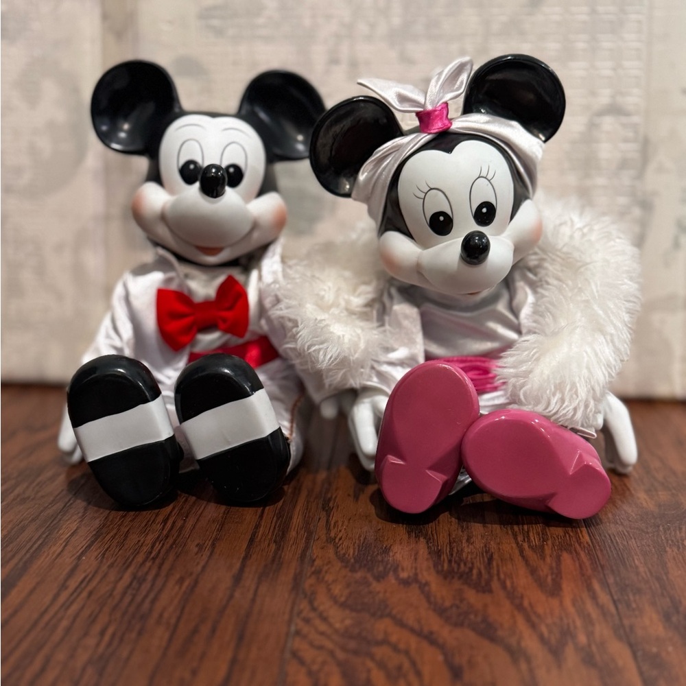 {Disney} 1989 Mickey and Minnie Mouse Porcelain Figurines